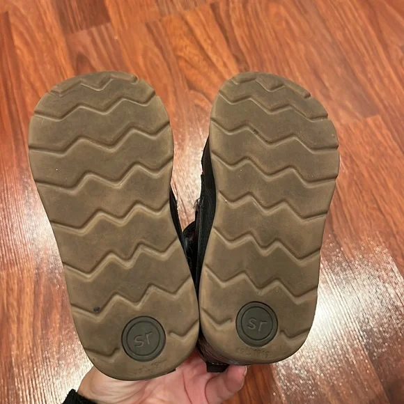 Stride Rite Stuart Toddler Bootie, Size 8 - Picture 3 of 3